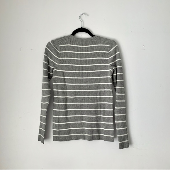 Gap | gray and white striped knitted sweater - Picture 8 of 8